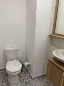 Aptos y Apartaestudios frente al Malecón y el Embalse, Zona Gastronómica, a 8 minutos de la Piedra del Peñol, TODO CERCA!!! - Salle de bain