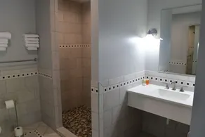 The Fields of Eden Inn - Salle de bain