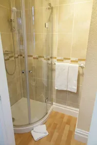 Gatwick Turret Guest House - Baño