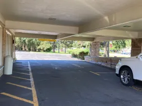 Highland Manor Motel - Extérieur