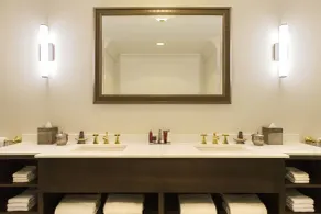 Marriott St. Louis Grand - Bathroom