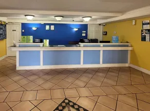 Studio 6 Extended Stay - Huntsville, AL University Drive - Lobby