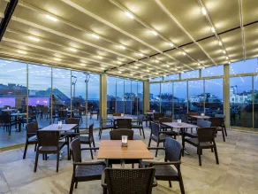 Holiday Inn Antalya - Lara by IHG - Piscina