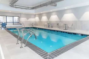 Homewood Suites Holland - Piscine