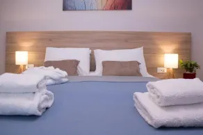 Aphrodite Studios & Suites - 140m from the beach, by ZanteWize - Room