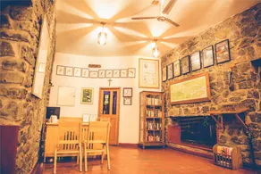 Wildernest - Interior entrance