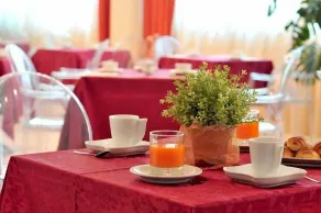 Inn Hotel - Restaurant