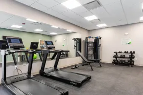 Wingate by Wyndham Geneva at SPIRE Academy - Salle de remise en forme