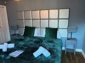 The Farmers Boy Inn Guest House - Room