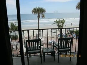 Days Inn by Wyndham Daytona Oceanfront - Vue de la chambre