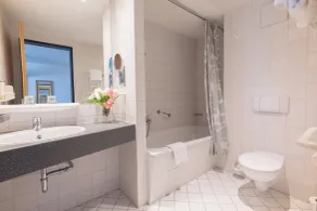 Garner Hotel Cottbus Süd by IHG - Bathroom