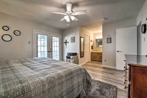 Bright College Station Abode: 3 Mi to Kyle Field - Interiör