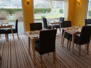 Bluebird Lodge - Restaurante