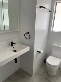 Jesmond Executive Villas - Bathroom