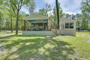 Deck & Dock Access! Sunlit Lake Livingston Escape - Interiör