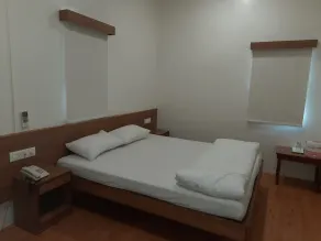 Hotel Bhooshan Sivajinagar - Room