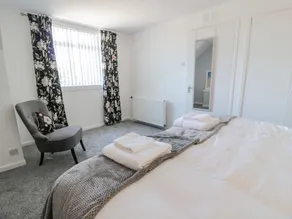 22 Turnberry Road - Room