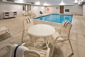 Holiday Inn Express Chicago Northwest-Vernon Hills by IHG - Pool