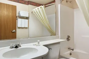 Microtel Inn & Suites by Wyndham Albuquerque West - Salle de bain