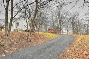 Cozy Campbell Hall Getaway w/ Porch! - Innenbereich