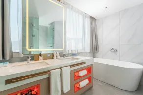 Holiday Inn Express Bazhong Center by IHG - Badezimmer