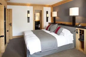 Luxurious Alpine Getaway at Park Hotel Gstaad - Værelse