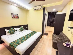 Hotel Wardhman - Room
