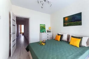 Three-room apartment near Avia Mall - Habitación