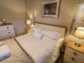 Lough Island Reavy Cottage - Room
