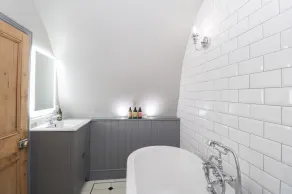 Keepers House - Bathroom