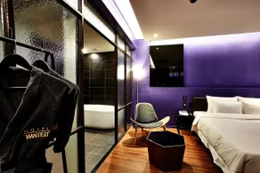 Hotel Wanted - Room