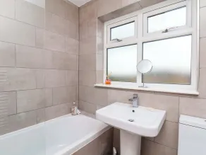 7 Crestbrooke - Badeværelse
