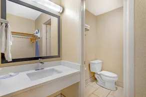 Econo Lodge Inn & Suites Gatlinburg at the Convention Center - Salle de bain