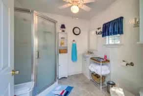 Cayuga Lake , hot Tub, Private Dock - Interior