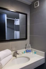 HOTEL GAVINA EXPRESS IQUIQUE - Bathroom