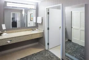 Courtyard Omaha Downtown/Old Market Area - Salle de bain