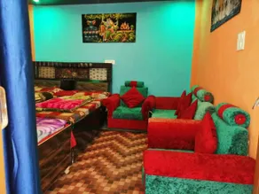 Shri Narayan Tourist Lodge - Quarto