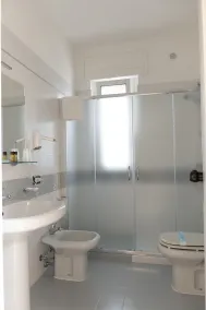 Hotel Santa Lucia - Bathroom