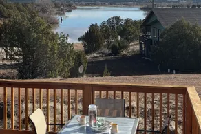 Walk to Private Lake! Family Cabin w/ Large Decks - Interiør