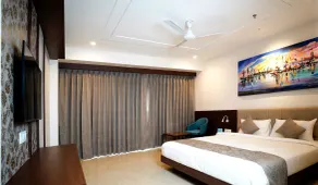 SWARNA HOTEL & RESORT - Room