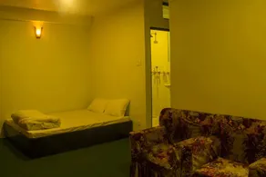 Pradhan House - Home Stay with Garden - Bathroom
