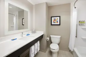 Holiday Inn Express & Suites Seymour by IHG - Salle de bain