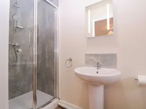 Country Cottage - Bathroom