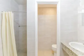 Platinum Motel - Bathroom