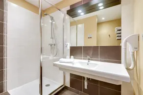 Hôtel Restaurant Akena Bordeaux Sud - La Brède - Banheiro
