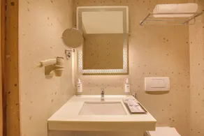 Keys Lite by Lemon Tree Hotels, Krishna, Vijayawada - Salle de bain
