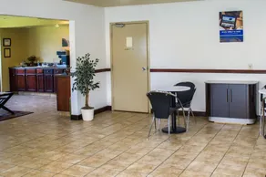 Motel 6-Saraland, AL - Coin salon dans le hall