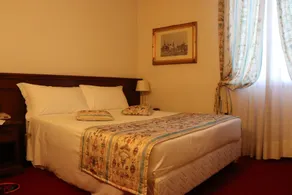 Meditur Hotel Bologna - Chambre