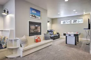 Remodeled Home w/ Spa & Deck: Walk to Dillon Beach - Innenbereich