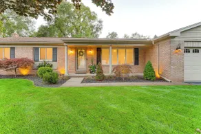2 Mi to Dtwn Brighton: Updated Home w/ Fenced Yard - Interiør